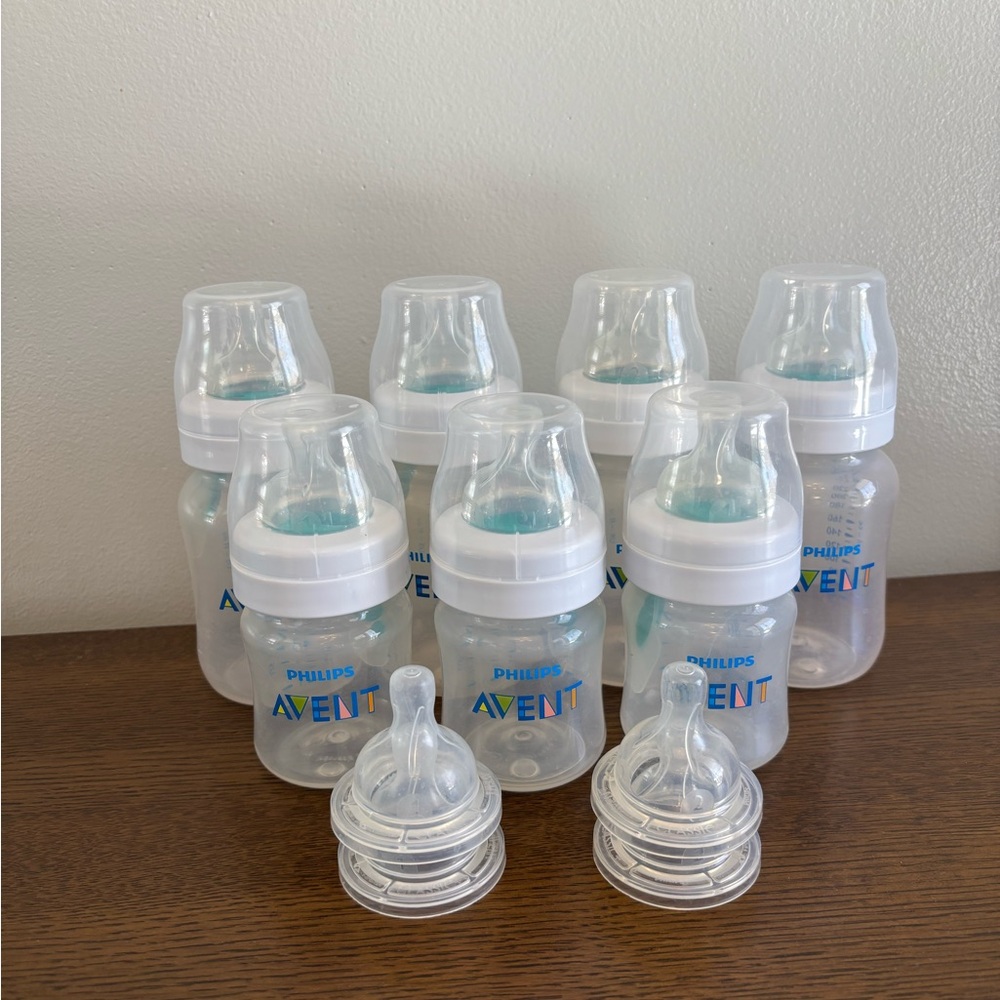 Philips Avent anti-colic bottles and extra nipples